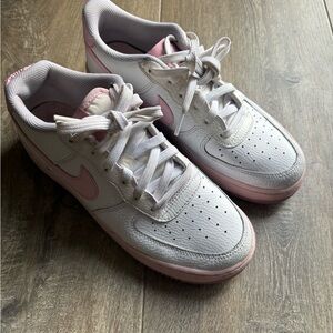 Nike Women's Shoes - White and Pink